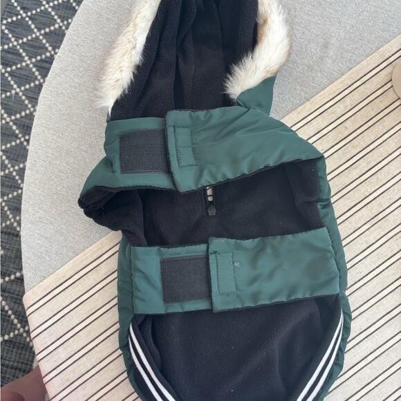 Green Dog Puffer Jacket with Hood  size M/L - Picture 2 of 4